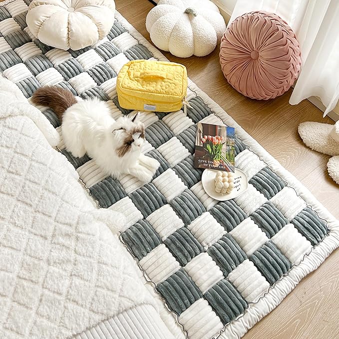 FunnyFuzzy Cream-Coloured Plaid Square Pet Mat Bed Couch Cover, Winter Thickened Dog Bed Cover Pet Blanket Sofa Couch Furniture Protector for Kids Dog Cat(Size:17.7 * 17.7 in,Color:Grey)