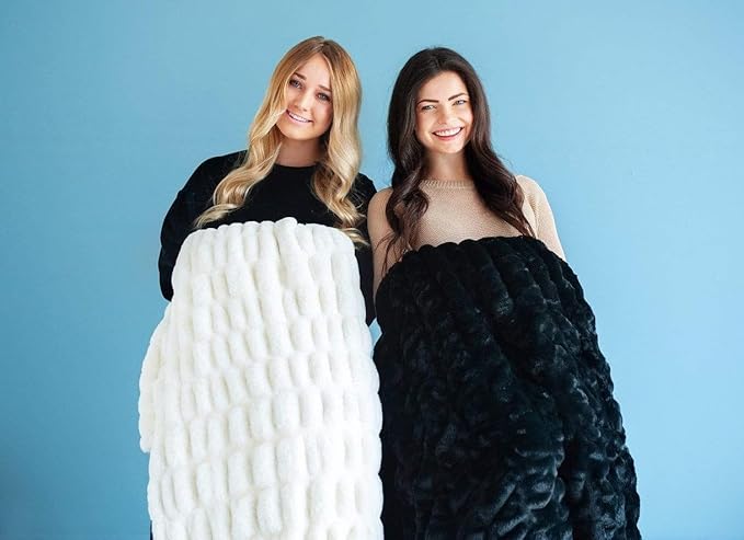 Minky Couture Hugs Blanket - Extra Plush Blanket for Premium Gifting - Stretchy Bubbled Cozy Throw - Silky Smooth - Durable & Machine-Washable - Travel-Friendly - Grande, Black