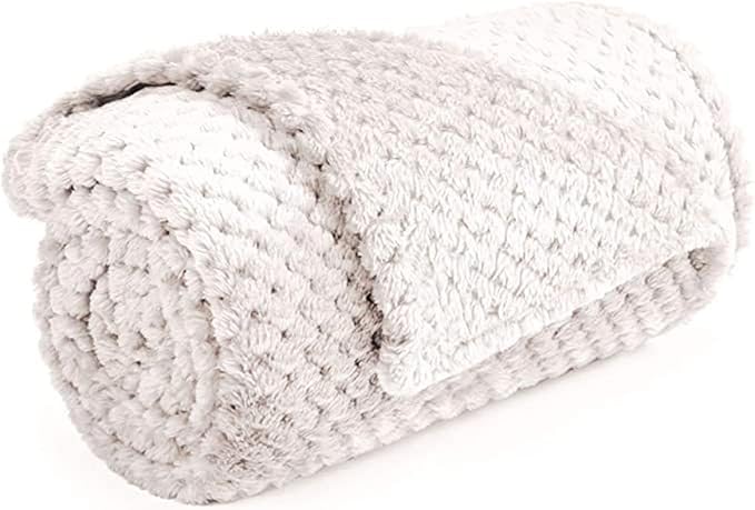 Pet Blanket Warm Soft Dog Blankets Washable Cat Throw Blankets Sofa Bed Couch Furniture Protector Cover for Small Medium Large Dogs Cats, White, 24" x 31"