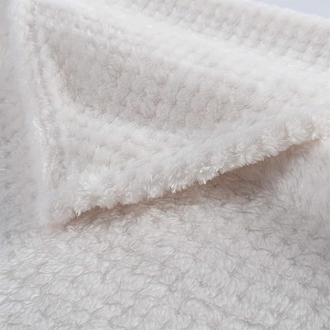 Pet Blanket Warm Soft Dog Blankets Washable Cat Throw Blankets Sofa Bed Couch Furniture Protector Cover for Small Medium Large Dogs Cats, White, 16" x 24"
