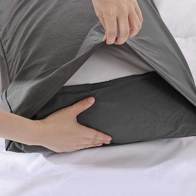 ROSGONIA Oversized King Comforter 128x120, 3pcs Super King Plus (1 Dark Gray Comforter & 2 Pillowcases) Lightweight Oversized King Bedding Set Blanket