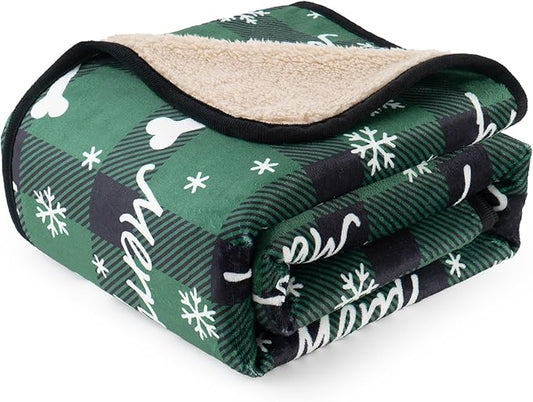 Waterproof Dog Blankets Pet Blanket 50"x60", Soft Fluffy Sofa Car Bed Protector, Reversible Sherpa Fleece Dog Blanket for Large Dogs Christmas Decor(Christmas Green)