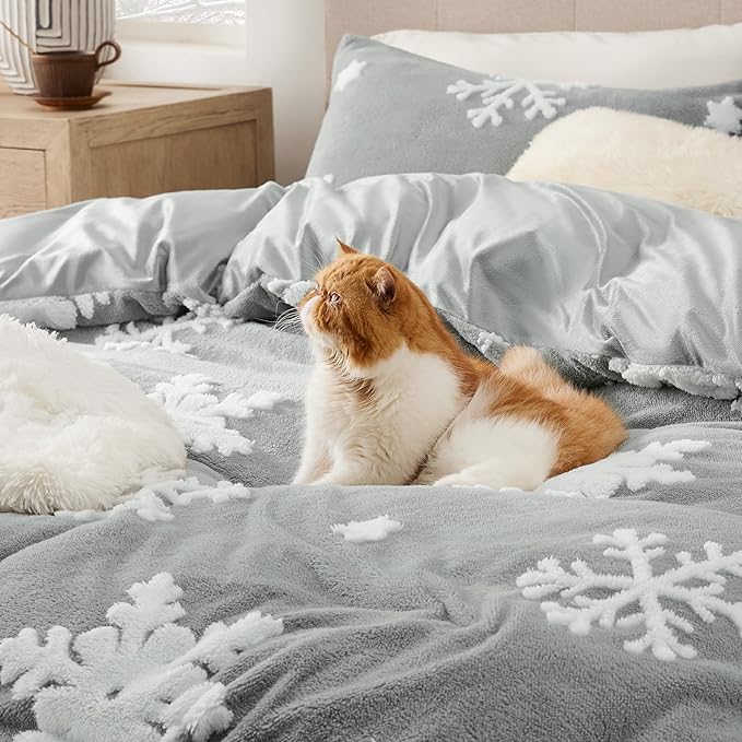 Bedsure Fluffy Duvet Cover Set - Ultra Soft Plush Shaggy Comforter Cover Queen Size, Warm Flannel Fleece Bed Sets for Winter, 3 Pieces, Snowflake Pattern, Grey