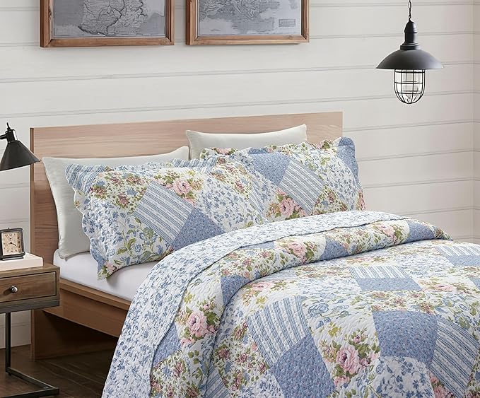 Brilliant Sunshine Blue Rose Patchwork, 3-Piece Quilt Set with 2 Shams, Reversible Bedspread, Soft Lightweight Coverlet, All-Season, King, Blue Rose